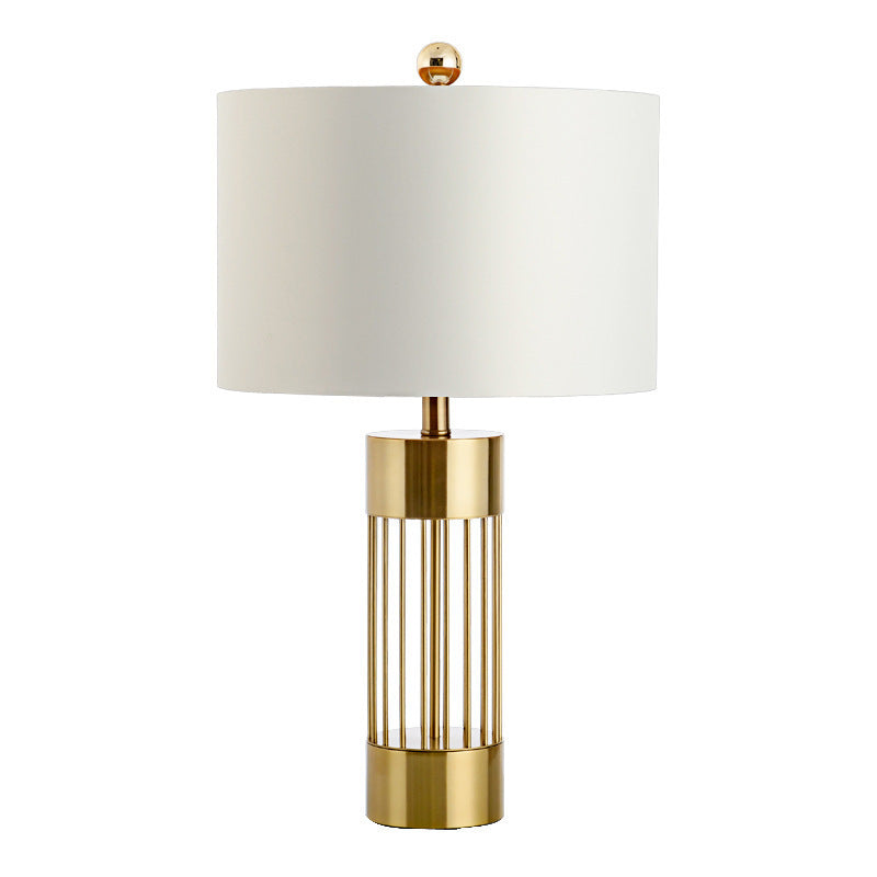 Stylische Tischlampe mit einzigartigem geometrischem Design