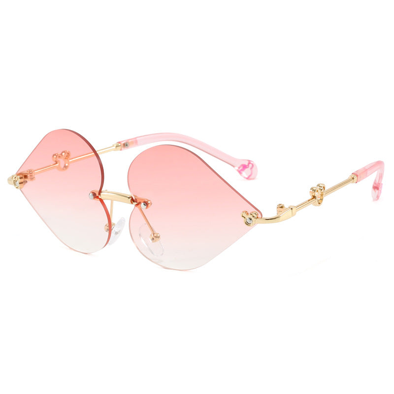 Damen Designer-Sonnenbrille mit einzigartigem Herzrahmen und gradienten Gläsern Karnz