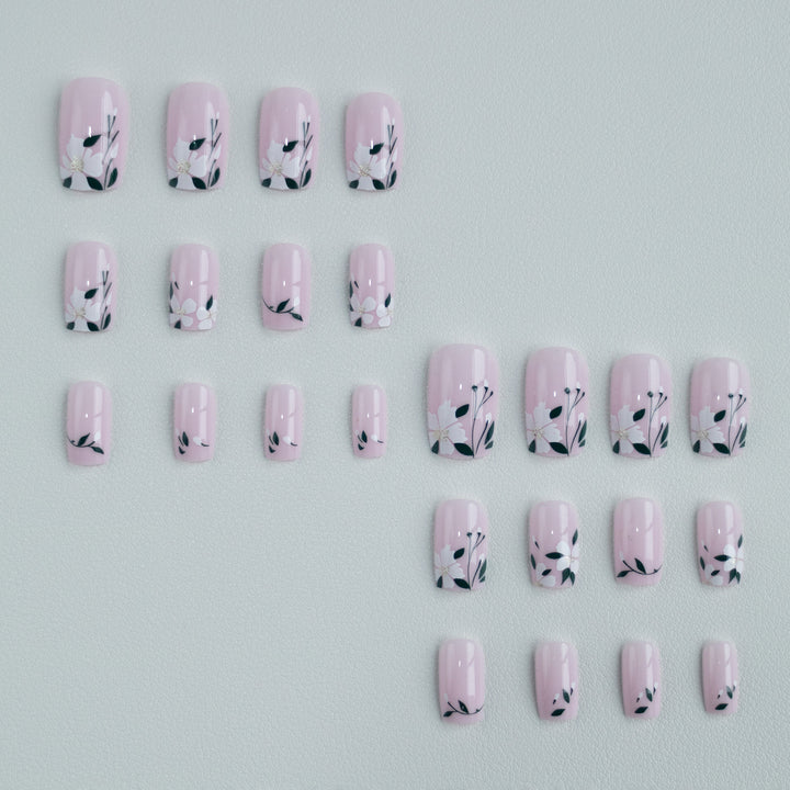 Florale Akzent Nagelkunst