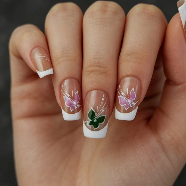Dekorative Blumen Französische Spitze Nagelkunst Karnz