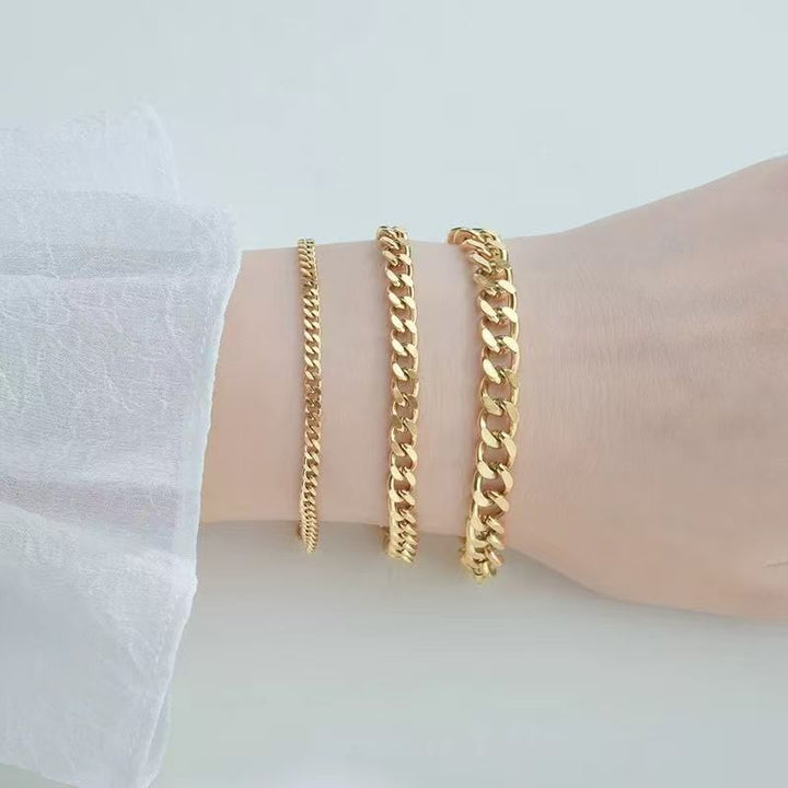 Schickes Goldenes Kettenarmband-Set Karnz
