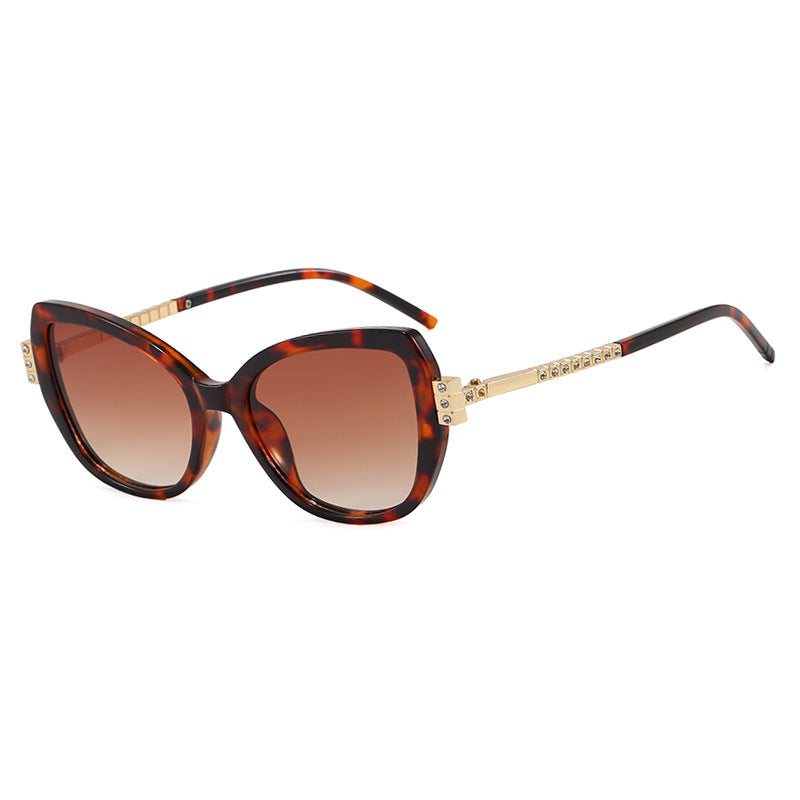 Damen oversized Sonnenbrille mit schützendem UV-Filter und eleganten Akzenten Karnz
