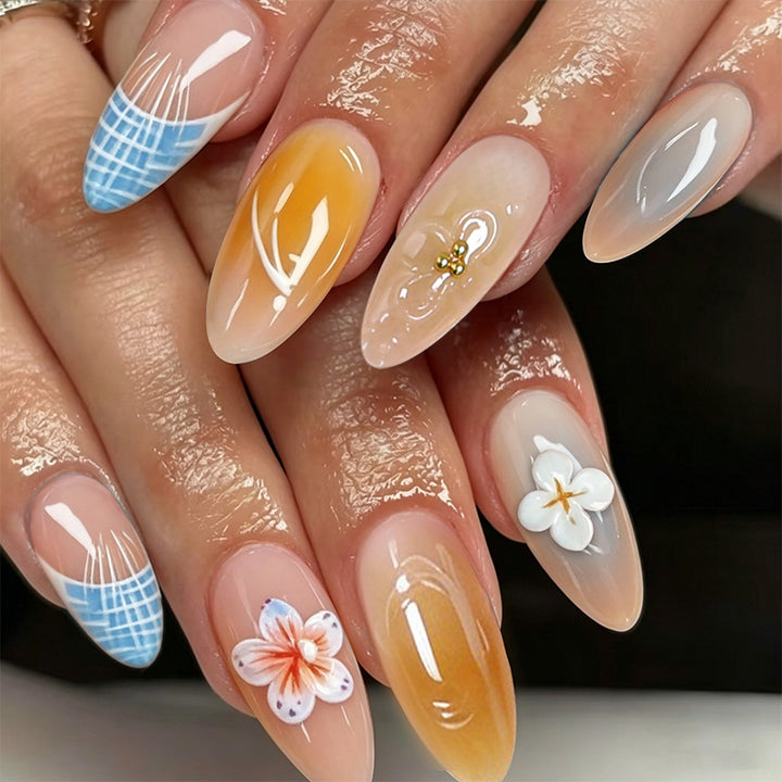 Kunstnagelset mit ästhetischen floralen Akzenten und Glanzfinish Karnz