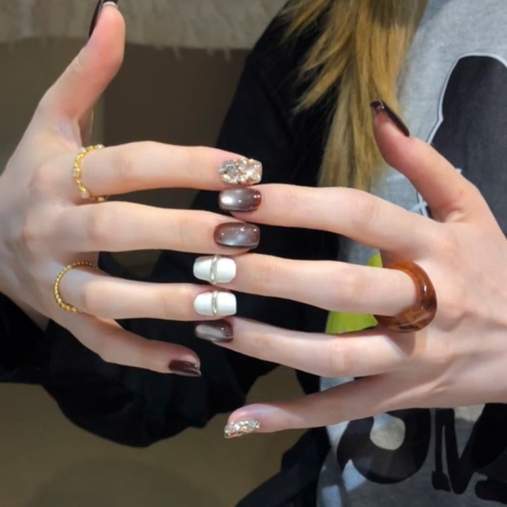 Kunstnägel mit Elegantem Glitzermuster Karnz