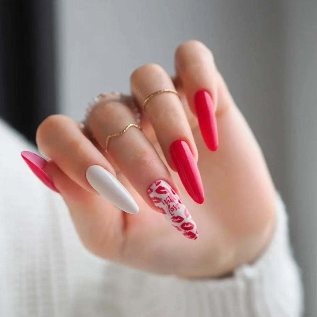 Kreative Lippen Druck Nagelkunst