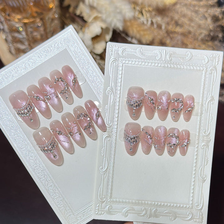 Künstlerisches Stiletto-Nagelkunst-Design Karnz