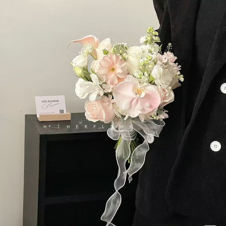 Eleganter künstlicher Blumen Brautstrauß