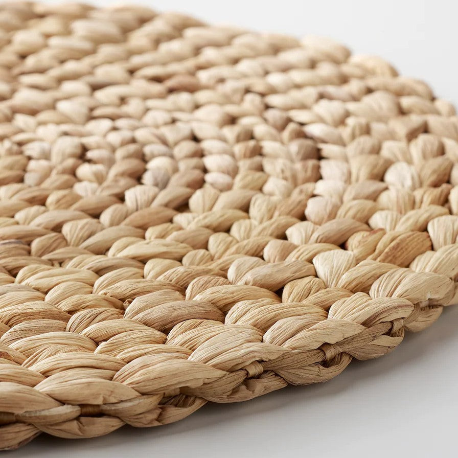 Stilvolle Tischunterlage aus handgefertigtem Naturmaterial Karnz
