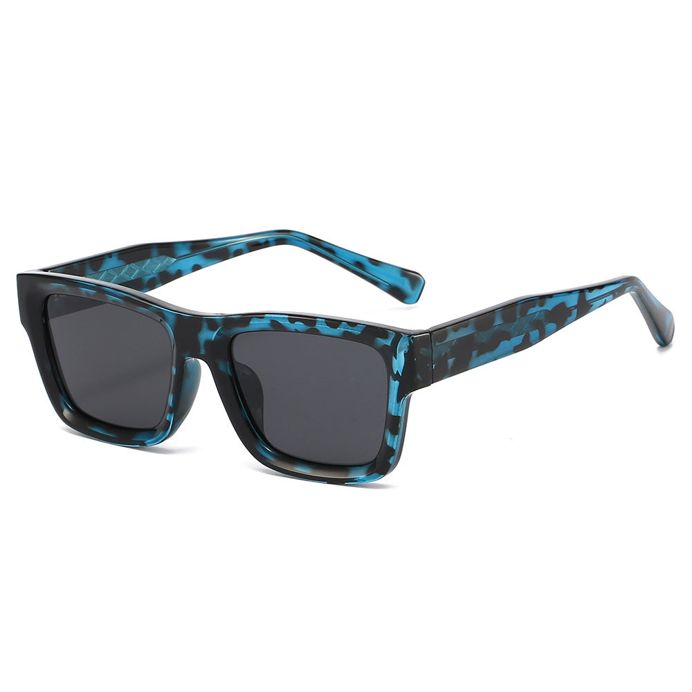 Damen Sonnenbrille im urbanen, kantigen Design mit metallischen Akzenten Karnz