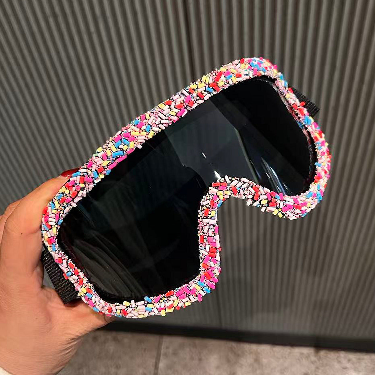Damen stylische Skibrille mit einzigartigem Dekor Karnz