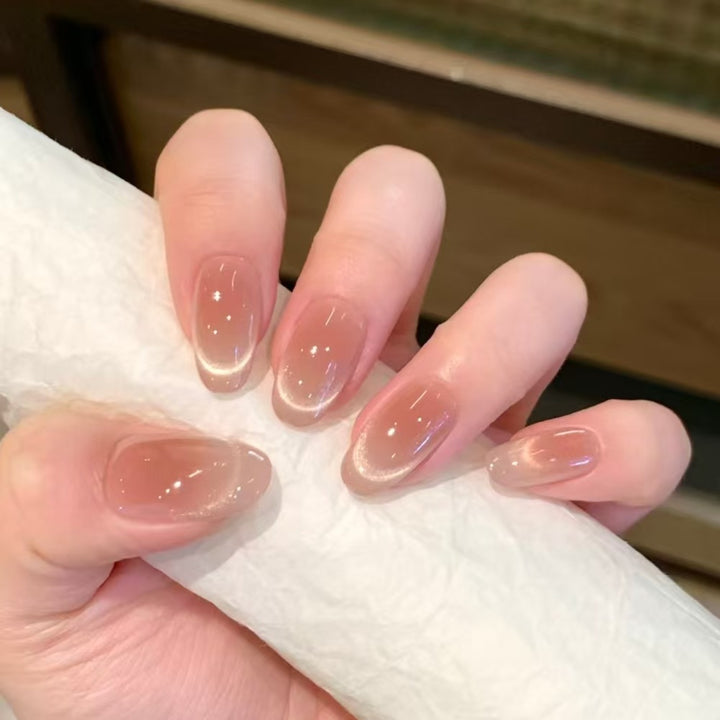 Kunstnägel mit Eleganter Ombre-Optik Karnz