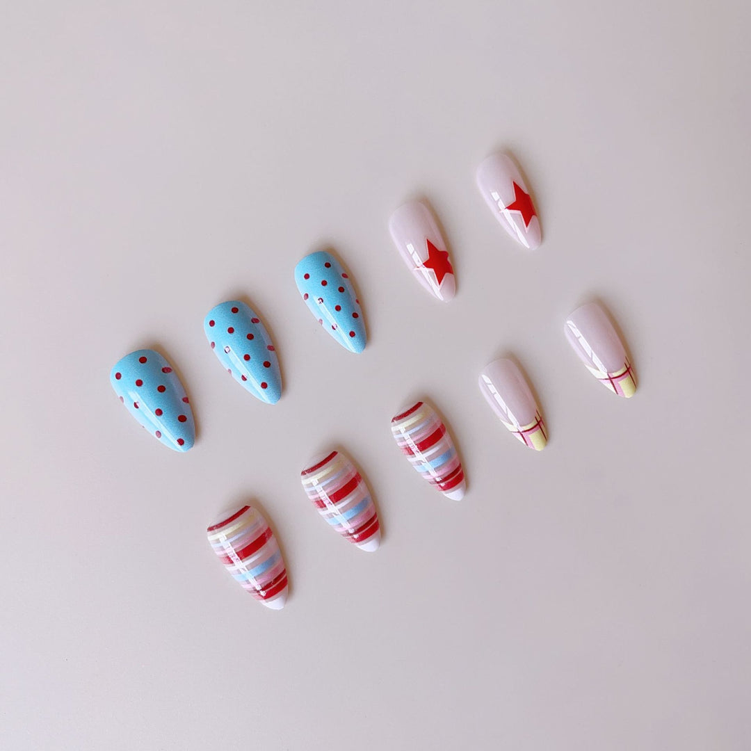 Kunstnagelset mit kreativen und farbenfrohen Designs Karnz