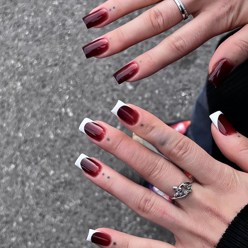 Elegante French Tip Kunstnägel Karnz