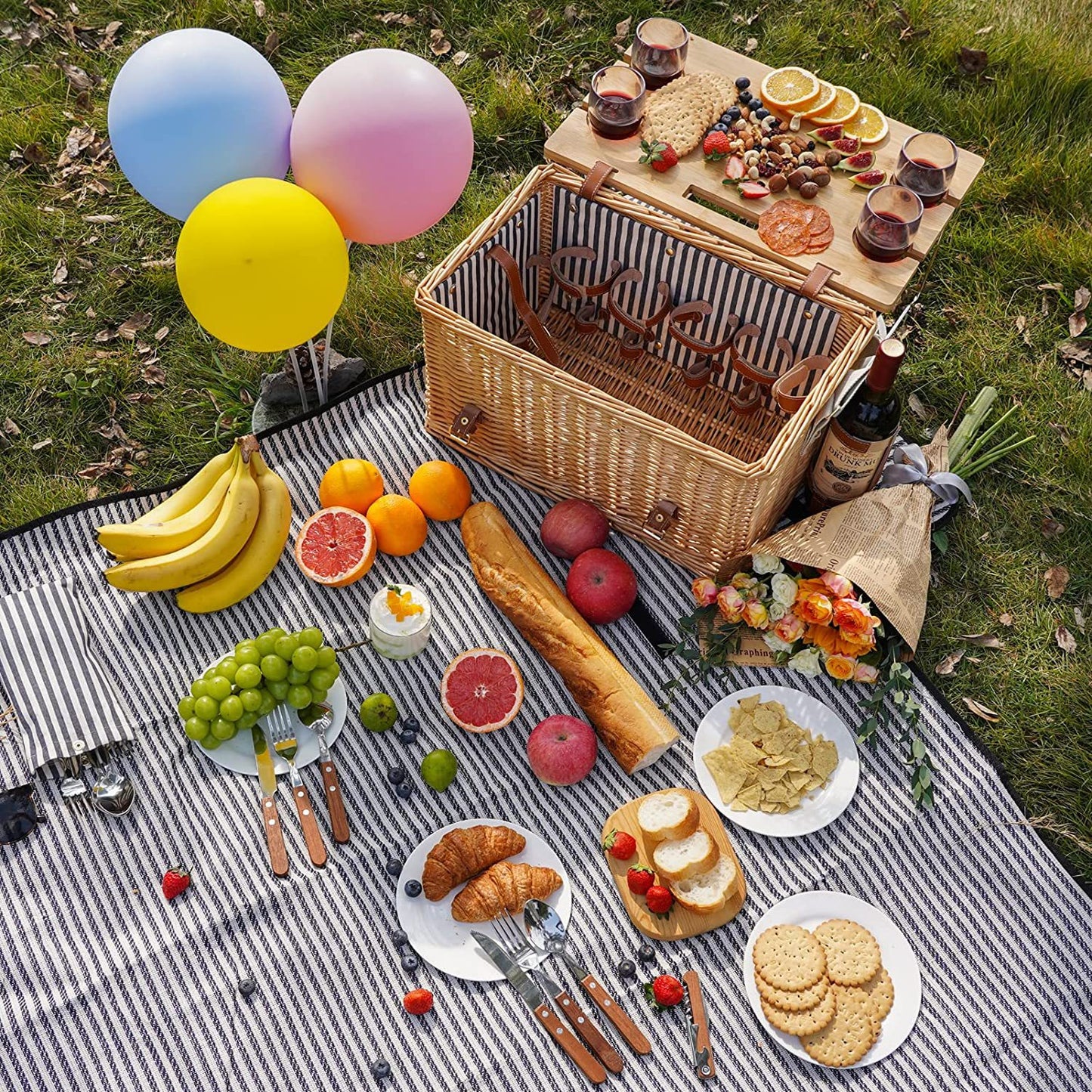 Damen Picknickkorb mit integriertem Geschirrset und stilvollem Klapptisch Karnz