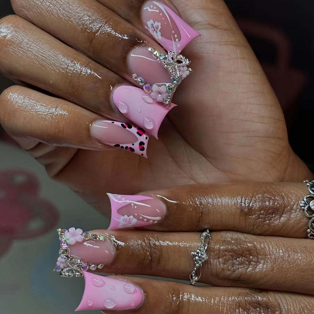 Dekoratives Press-On Nagelkunst Set Karnz