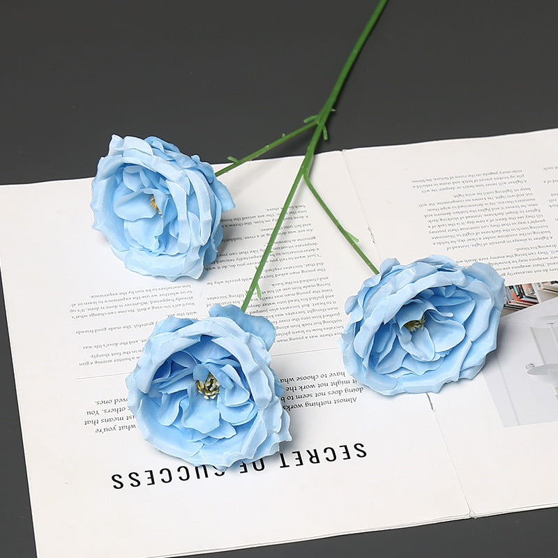 Elegante Seidenblume mit Stiel für die Wohnkultur dekorieren