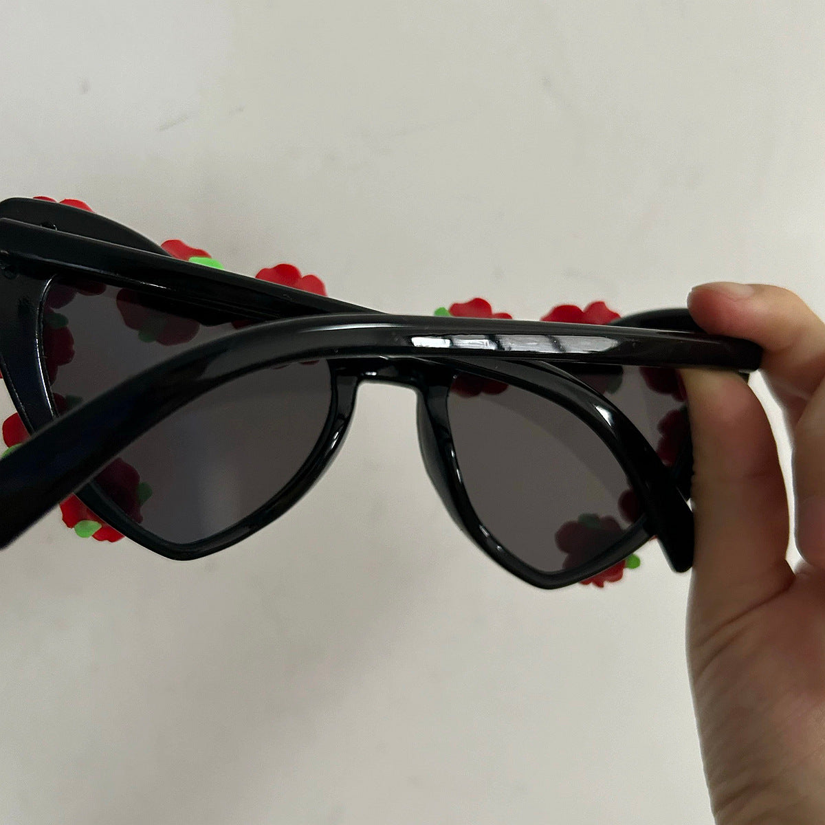 Damen Sonnenbrille mit floralen Details Karnz