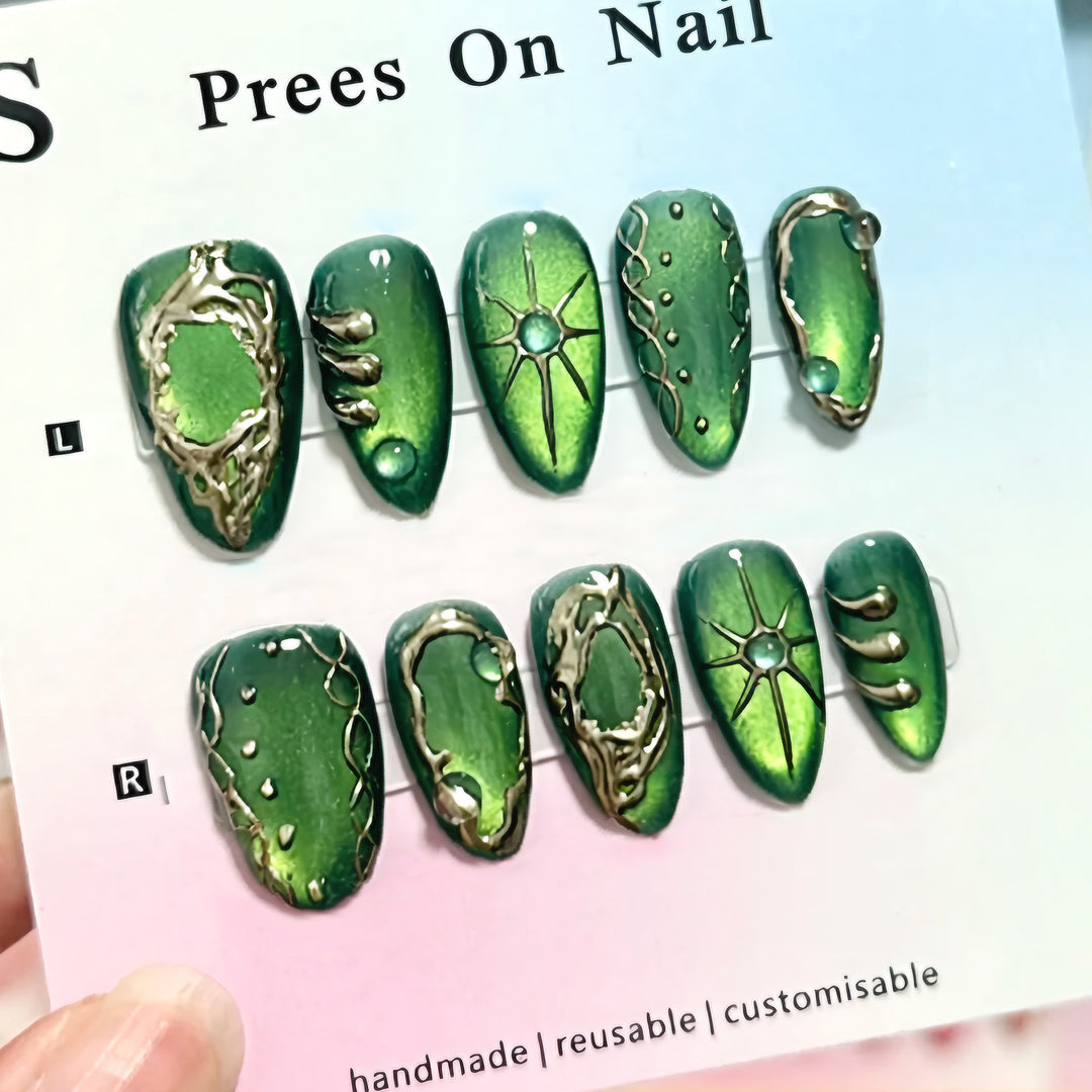 Künstlerisches Press-On Nagelkunst Set mit geometrischen Metallakzenten Karnz