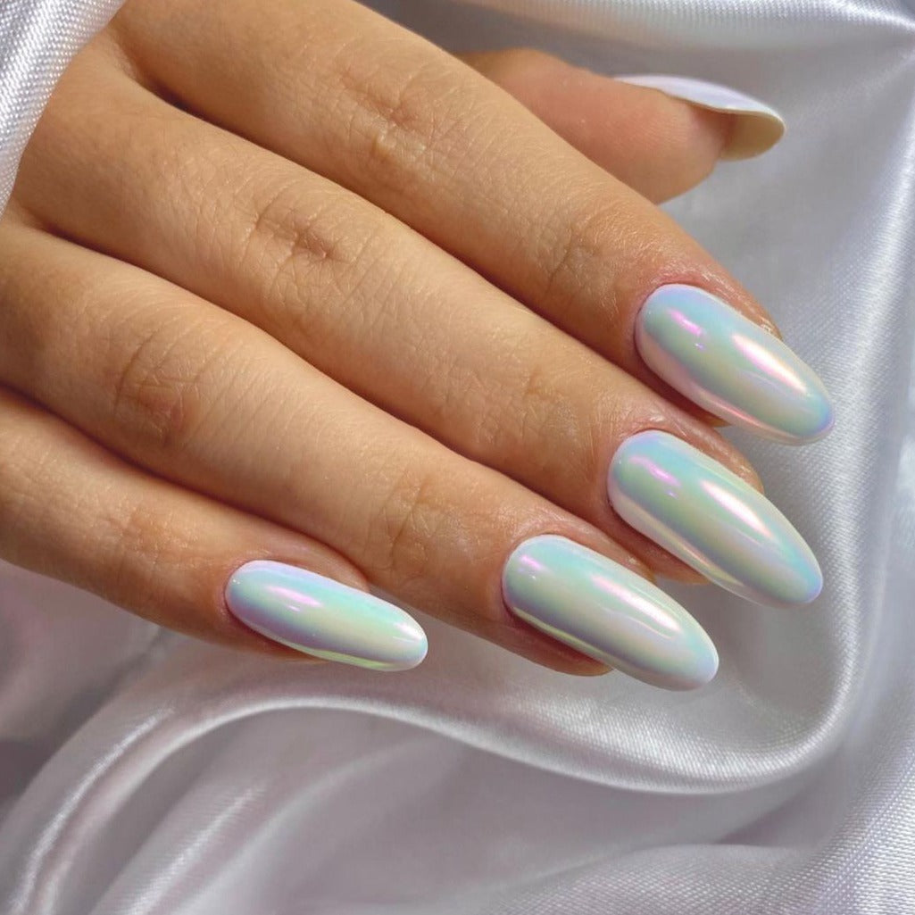 Iridescent mandelförmige Press-On Nägel Karnz