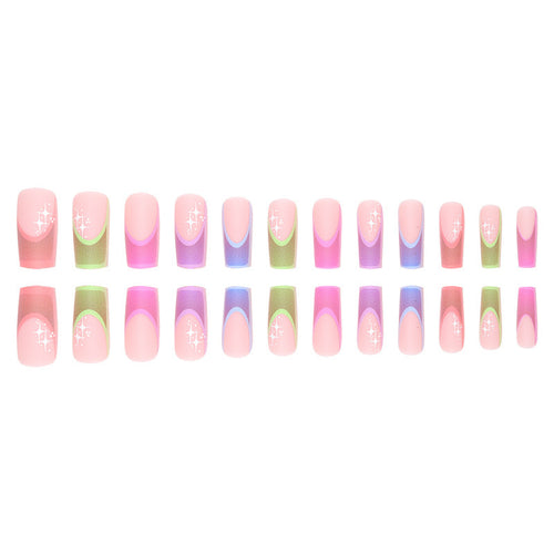 Kunstnagelset mit bunten geometrischen Designs und Glitzerakzenten Karnz
