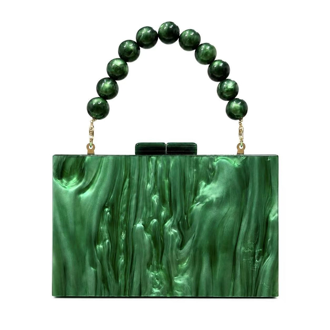 Elegante akribisch strukturierte Handtasche