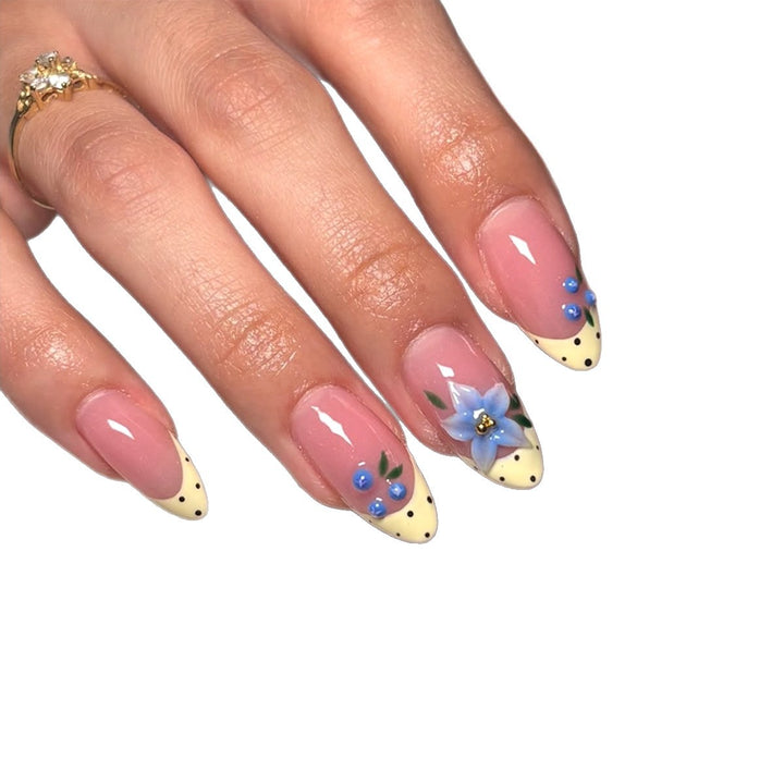 Trendige Nagelkunst Karnz