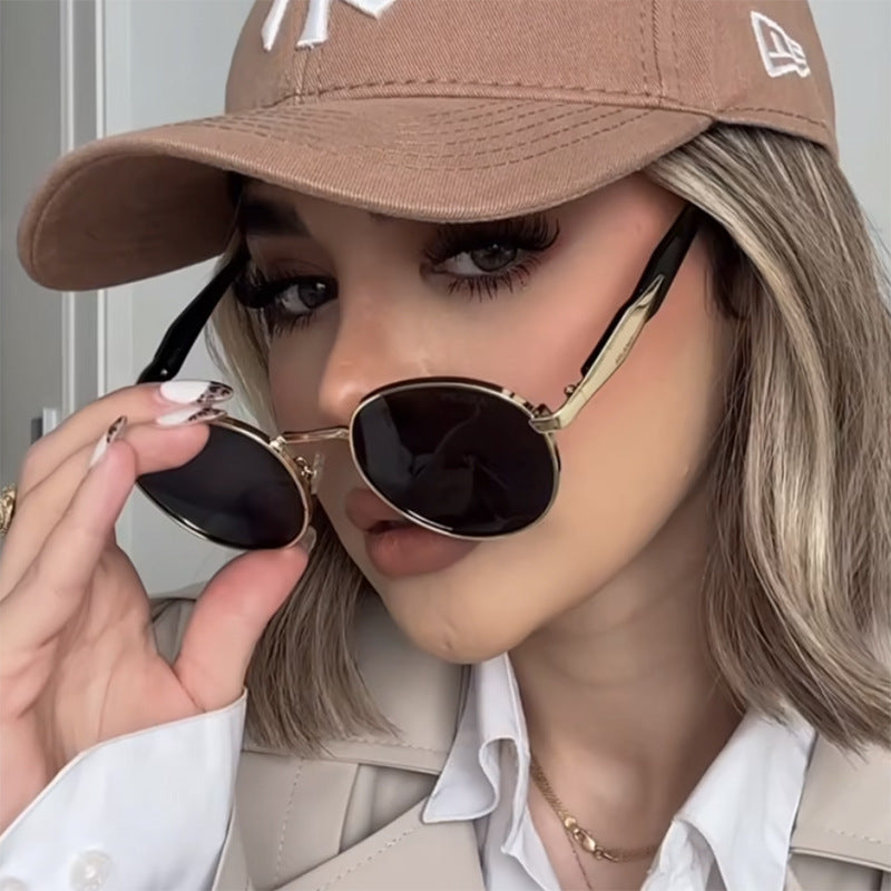 Damen runde Sonnenbrille mit elegantem, goldenen Rahmen und UV-Schutz Karnz