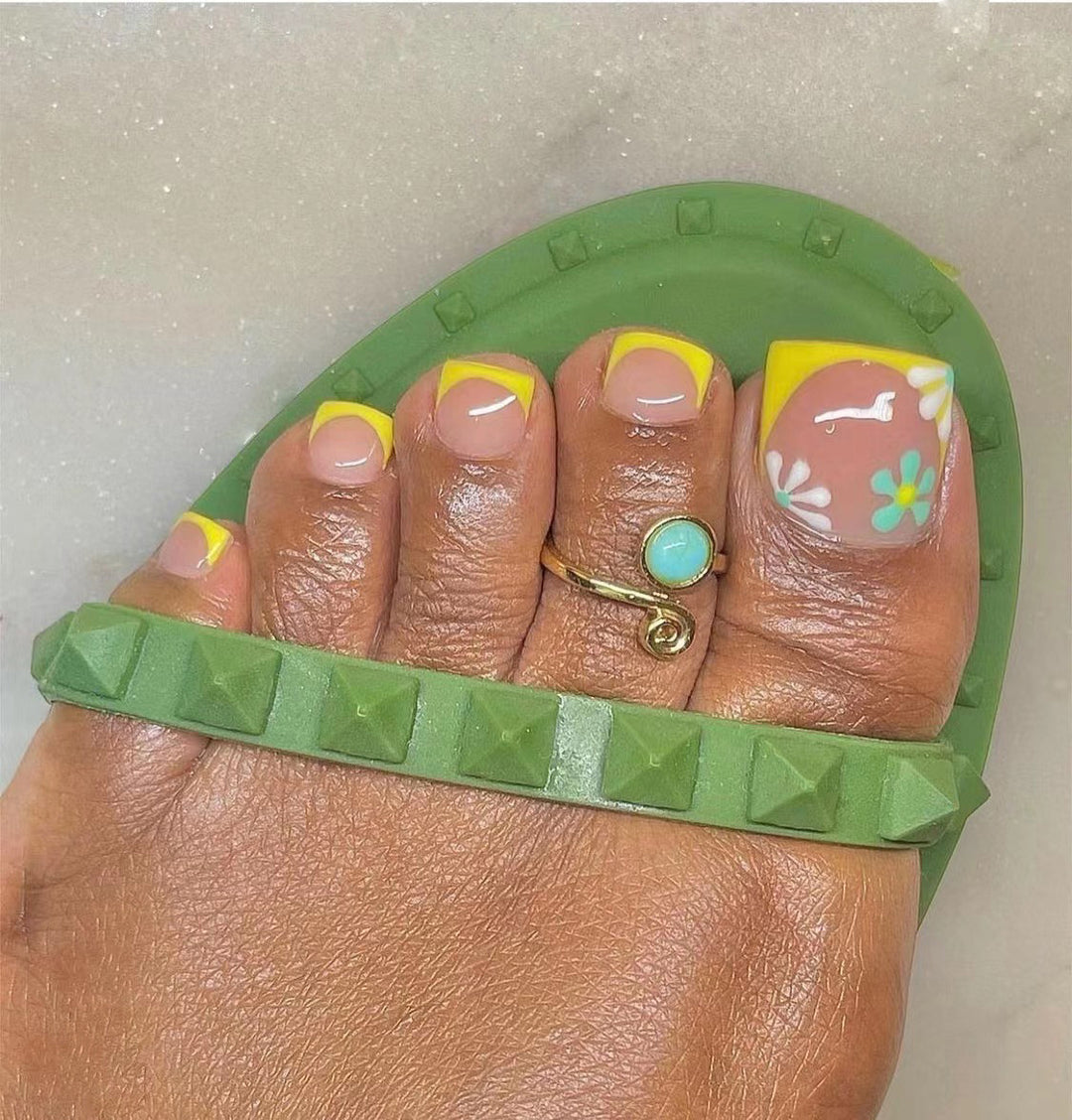 Kunstvolle Fußnagelgestaltung mit Göttlichem Schmetterlingsdesign Karnz