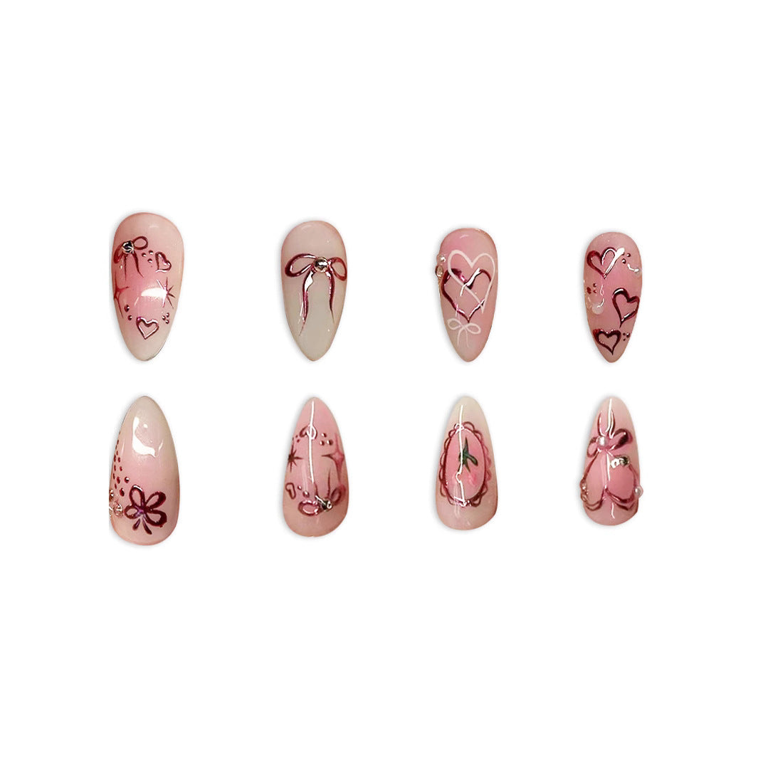 Dekorative Herz-Themen Press-On Nagelkunst Karnz