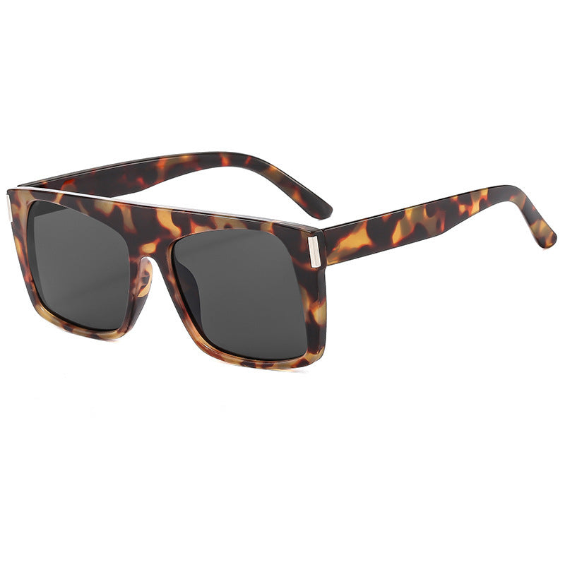 Damen Oversized Sonnenbrille mit schützenden Gläsern und trendy Rahmen Karnz