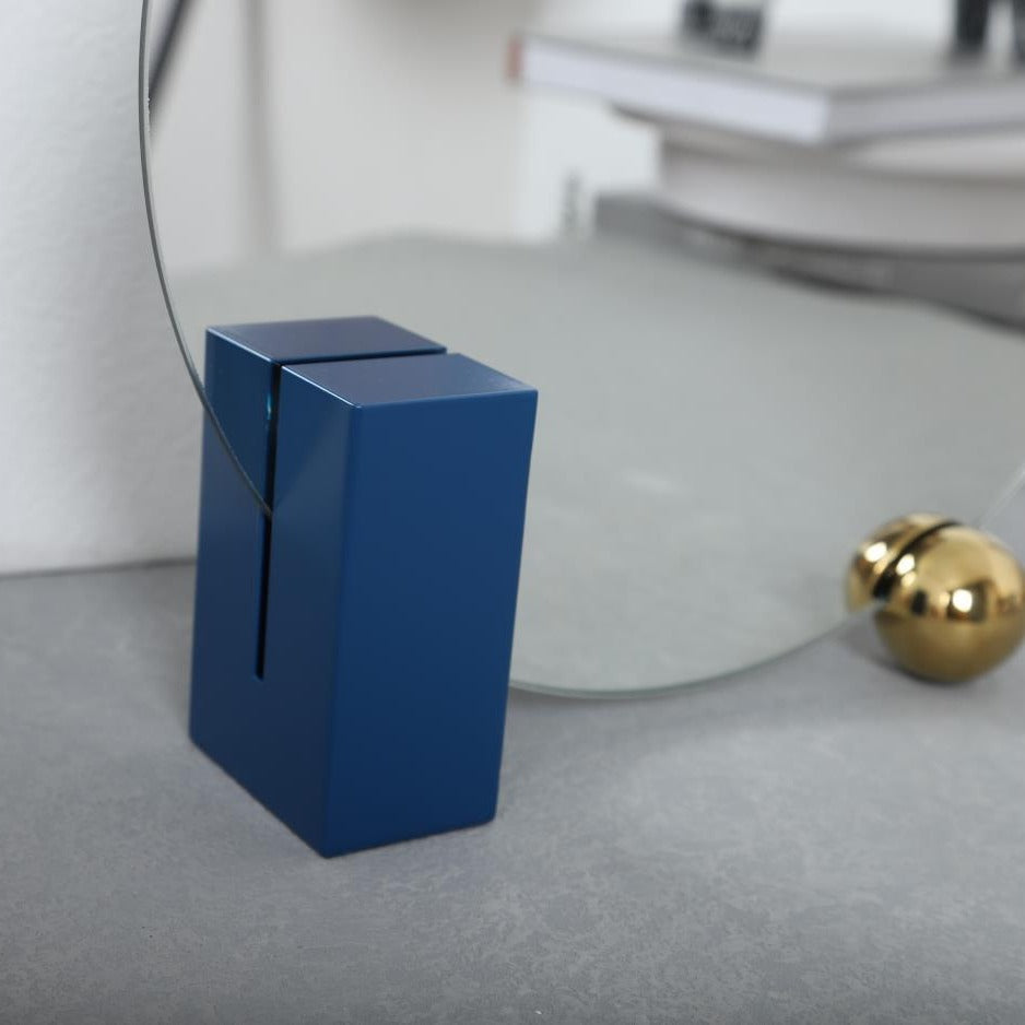 Geometrischer dekorativer Spiegelständer