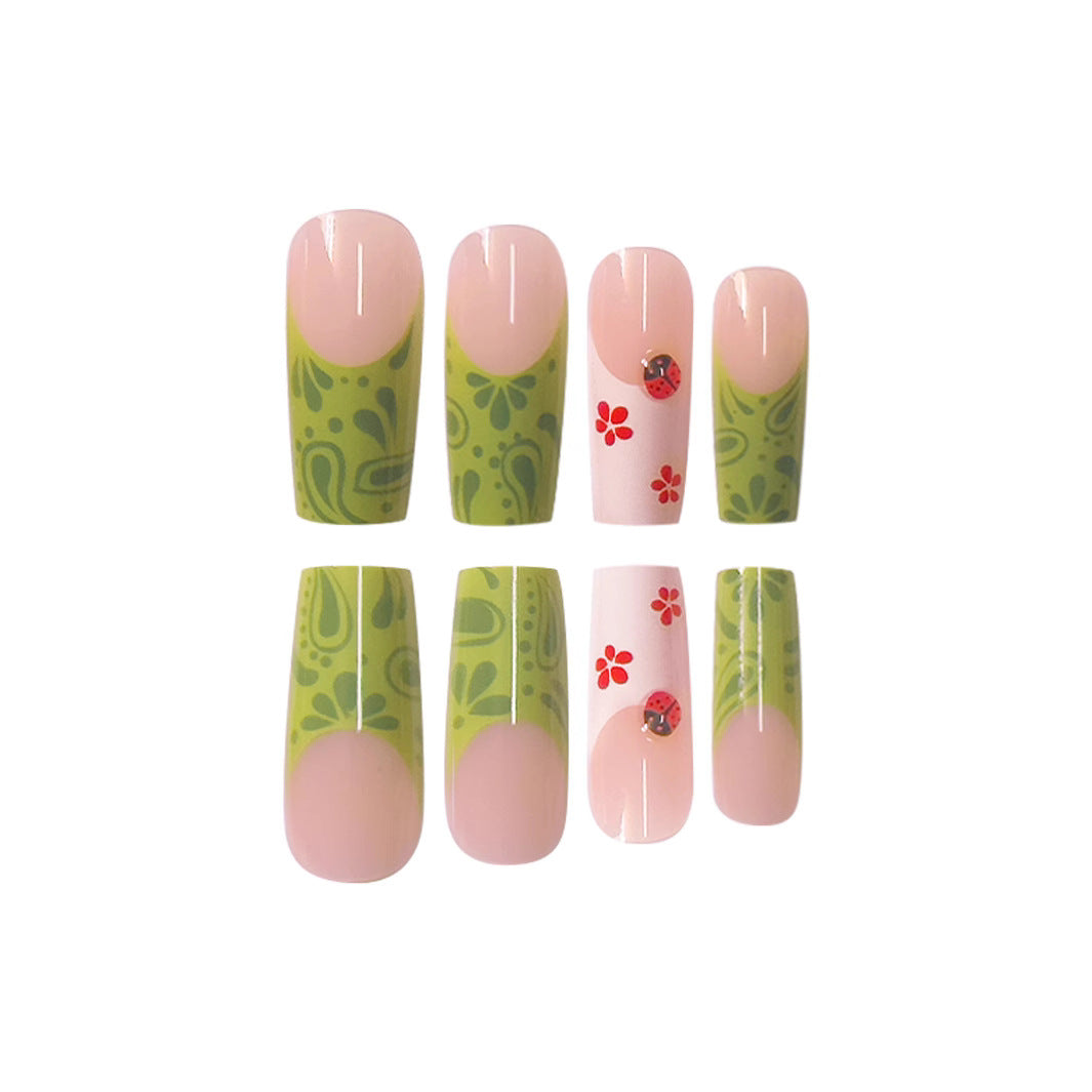 Blumenmuster Press-On Nagelkunst Karnz