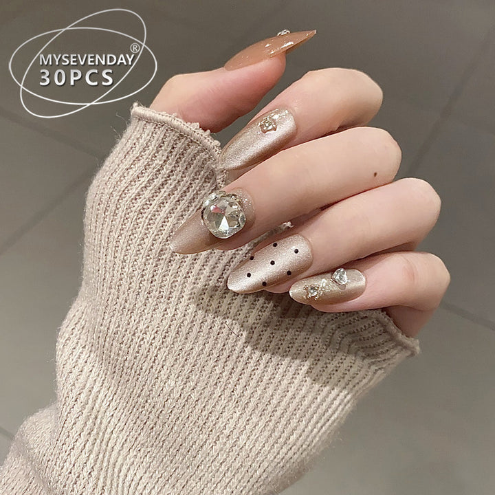 Elegantes Stiletto Press-On-Nagelset mit Kristallakzenten Karnz