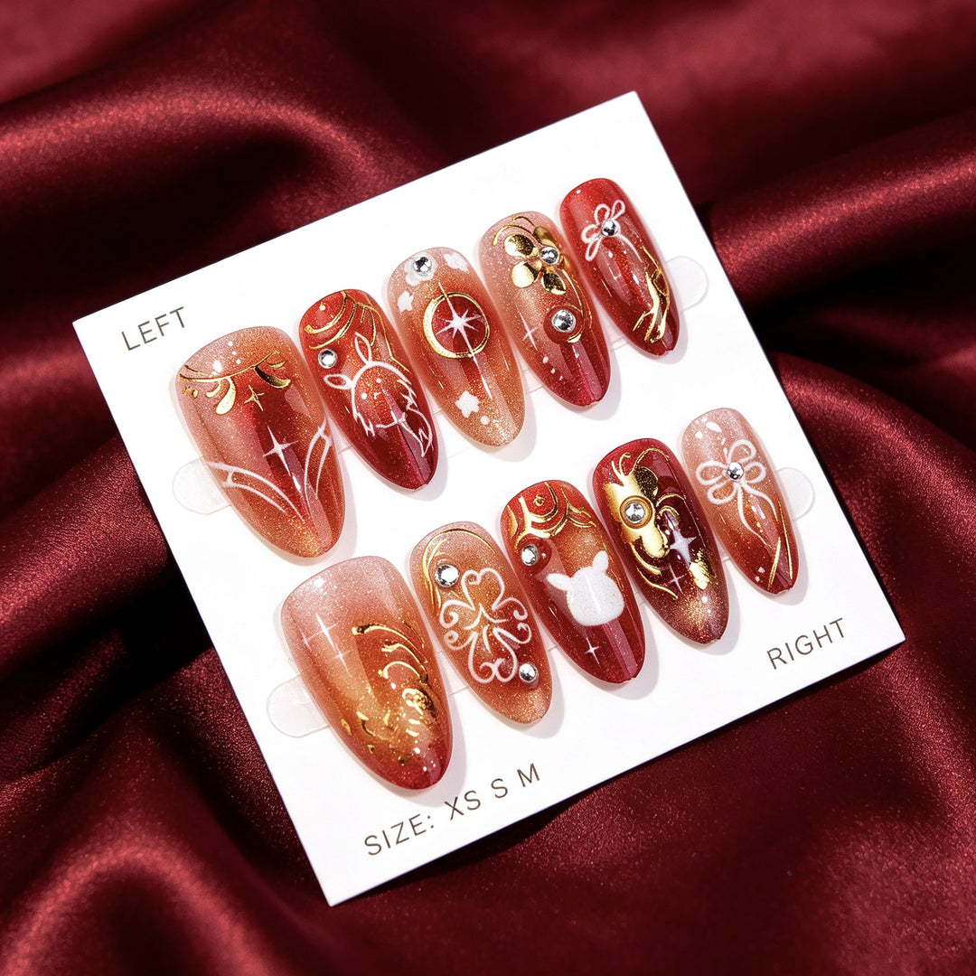 Dekoratives Nail Art Set mit goldenen Akzenten