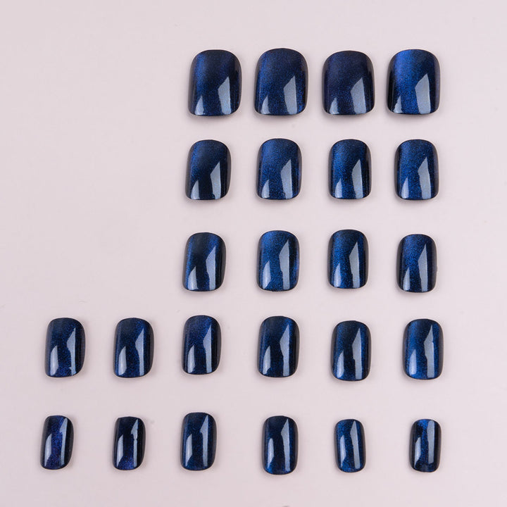 Glänzendes Press-On-Nagelkunst-Set mit blauer Schimmer-Oberfläche