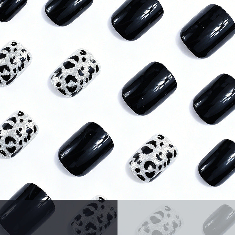 Elegante Glänzende Nagelverbesserungen Karnz