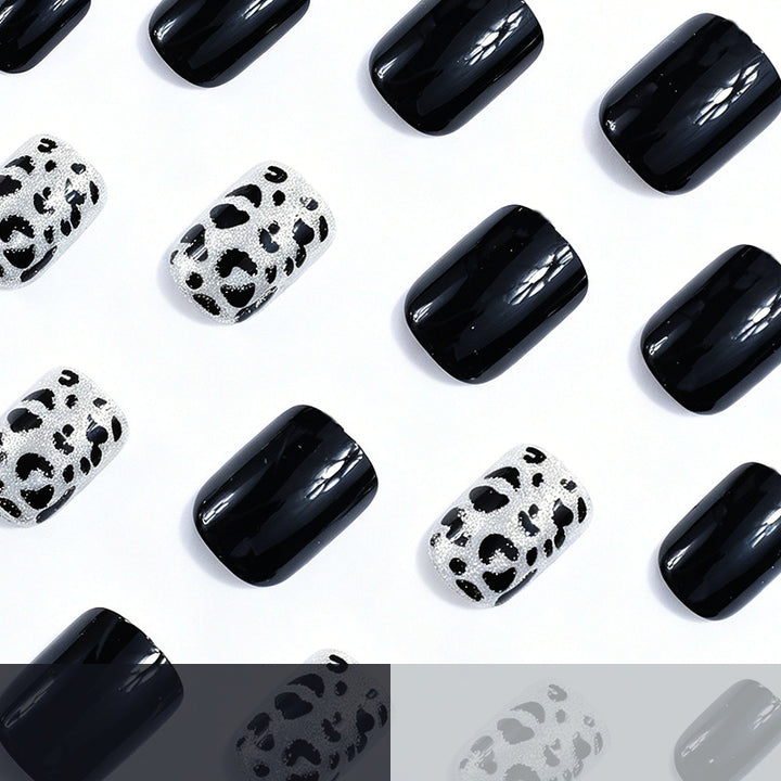 Elegante Glänzende Nagelverbesserungen Karnz