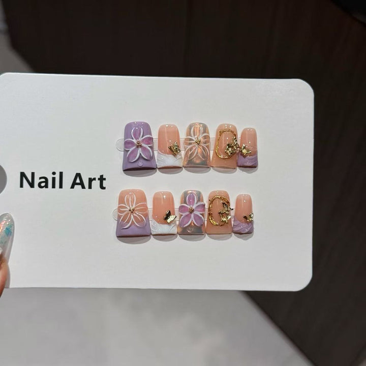 Stylisches Florales Press-On Nagelkunst Set