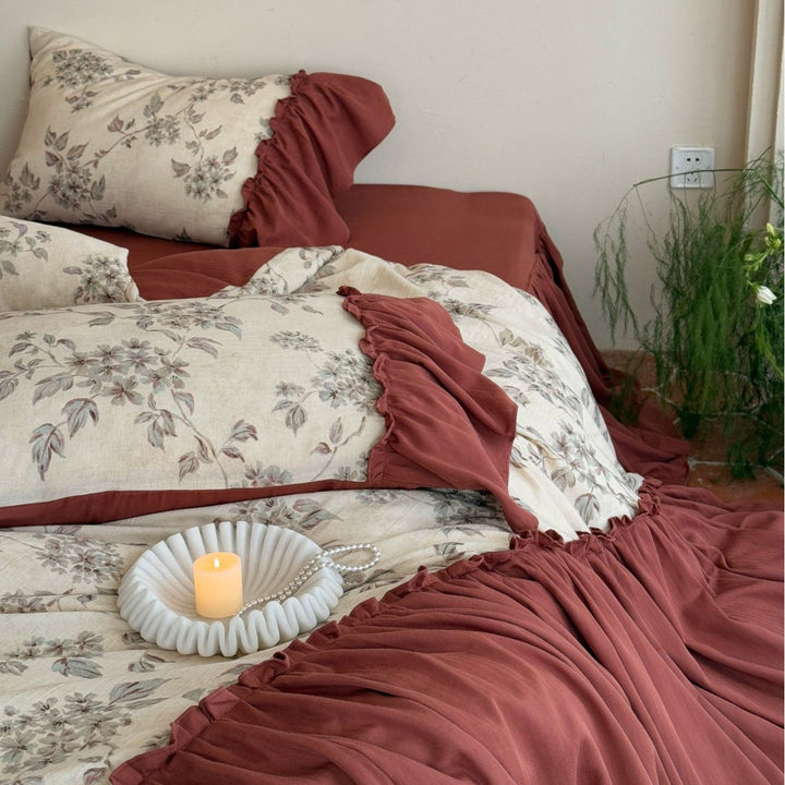 Romantisches Bettwäsche-Set mit Volant und Vintage-Blumenmuster