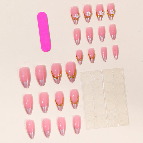 Elegante dekorative Nagelkunst Karnz