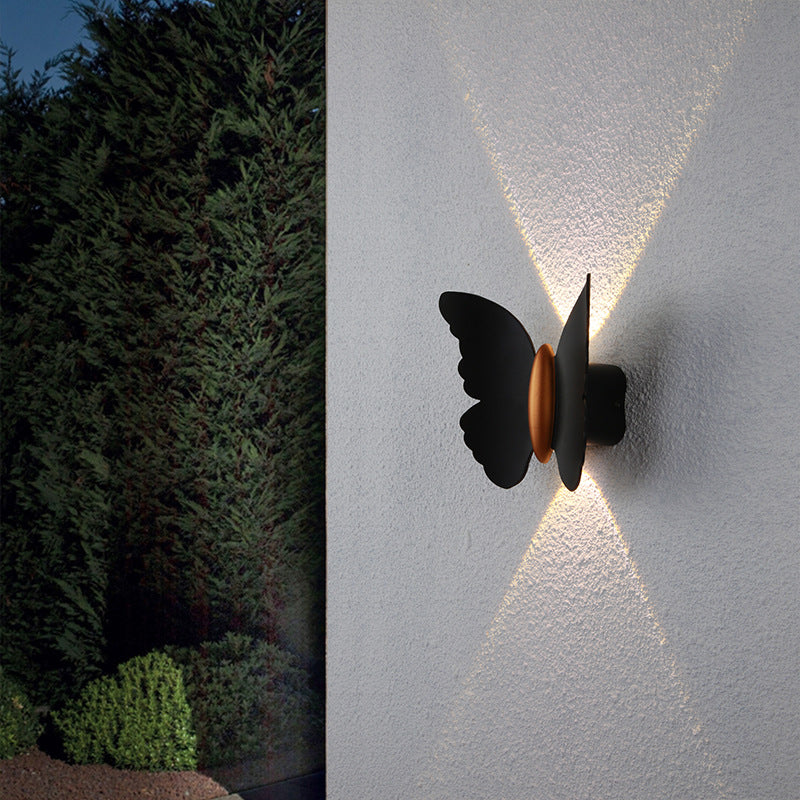 Kreative LED-Wandleuchte in Schmetterlingsform für den Außenbereich