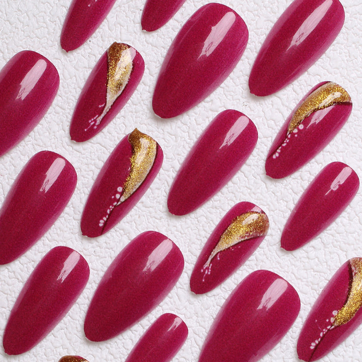 Elegante Stiletto Press-On Nagelkunst Karnz