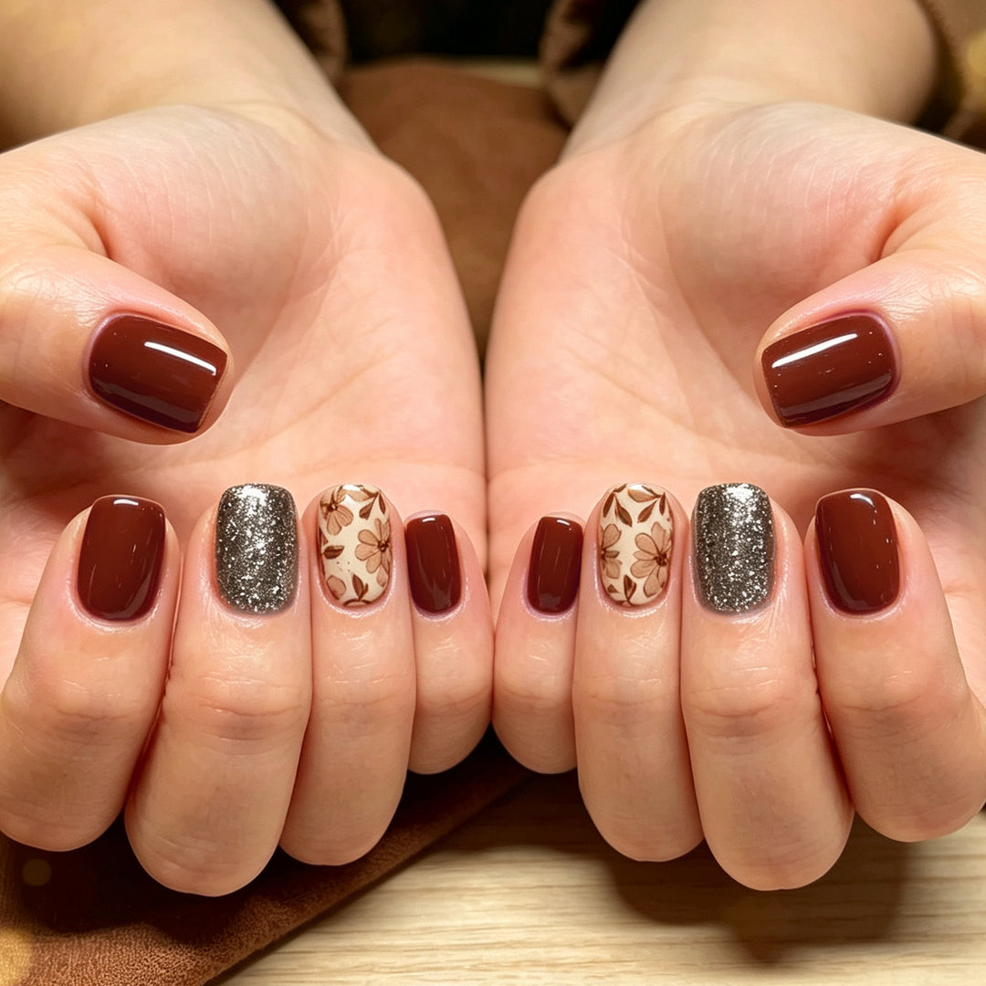 Künstlerisches Florales Nageldesign Karnz