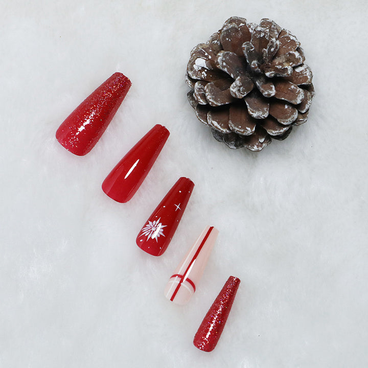 Dekorativer Press-On-Nagelset mit schimmerndem Glitter und elegantem Kunst Karnz