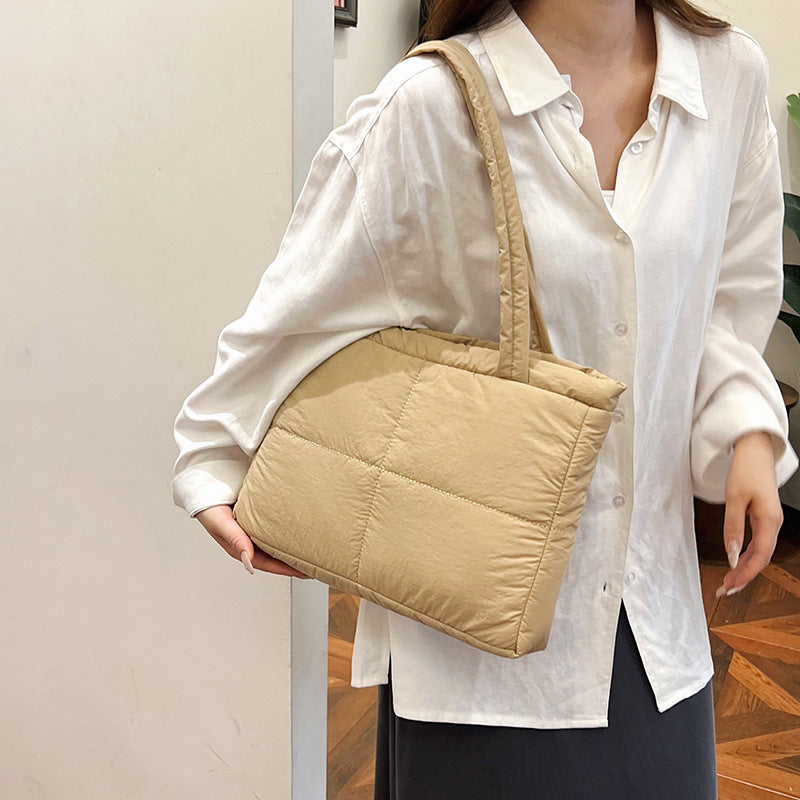 Stylische gesteppte Tragetasche Karnz