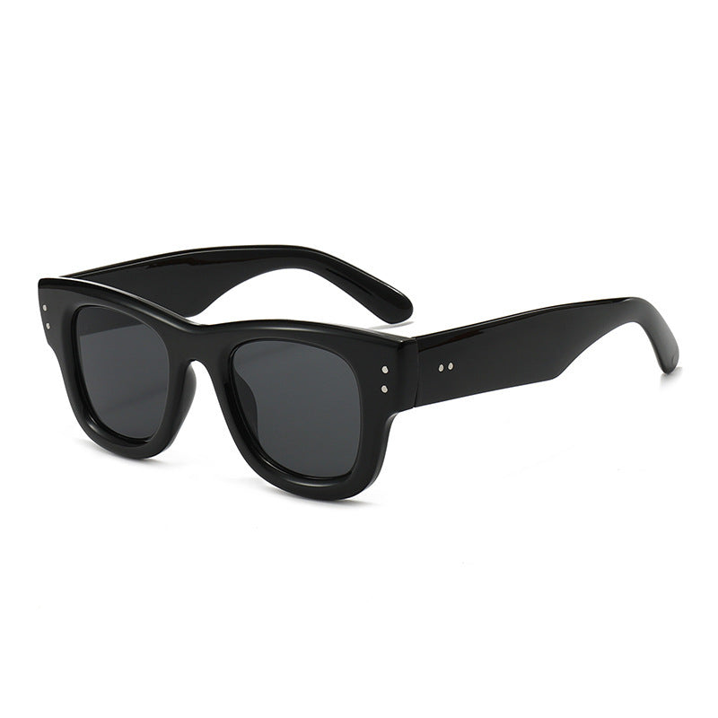 Retro-inspirierte auffällige Rahmen-Sonnenbrille Karnz
