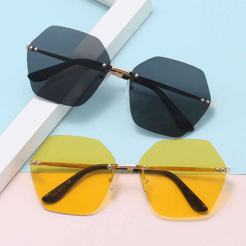 Damen hexagonale Sonnenbrille mit elegantem Metallrahmen Karnz