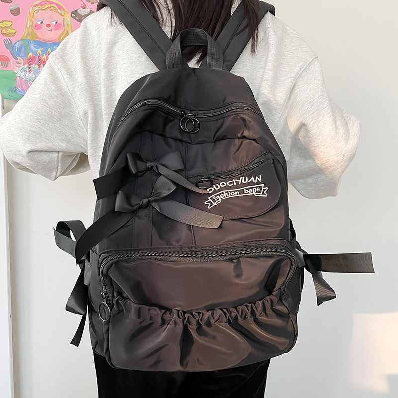 Stylischer Rucksack mit Schleifenverzierung Karnz