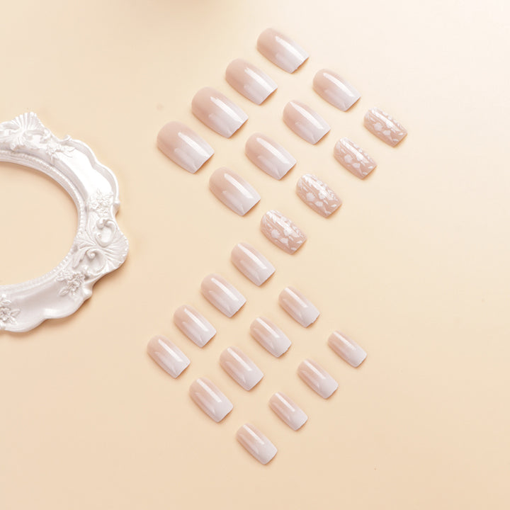 Elegantes Ombre Press-On Nagelkunst Set Karnz
