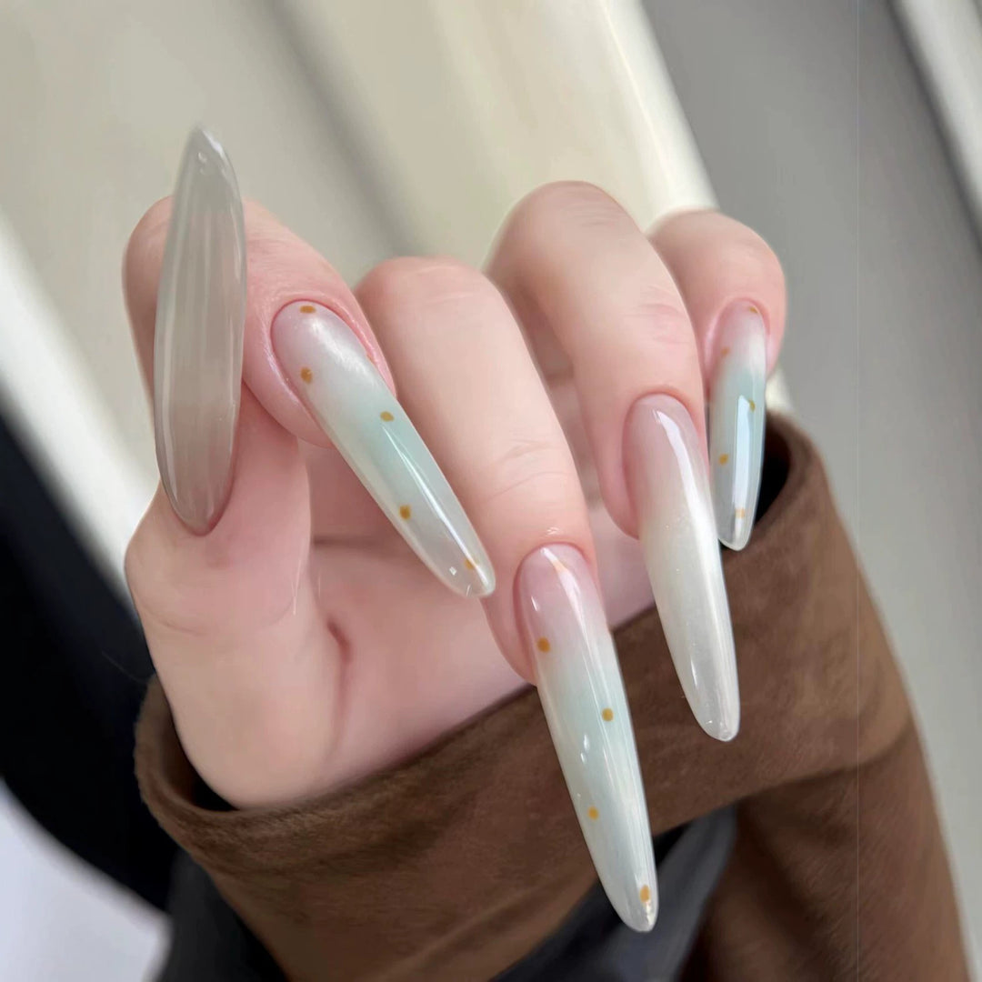 Elegante lange Stiletto-Nagelverlängerungen